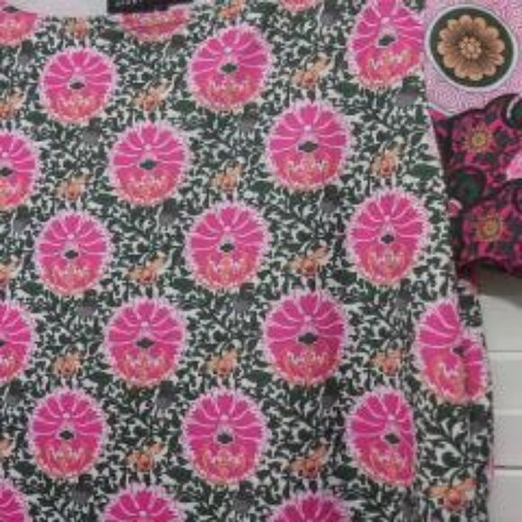 Carole Little Tee Top Pink Floral Border Print Knit Top Size Small - Picture 7 of 9